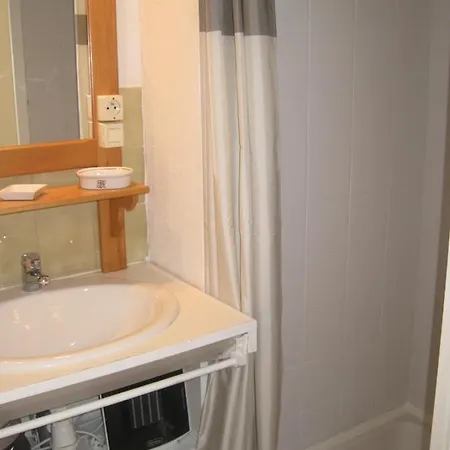 Apartment Friendly Apt. 4